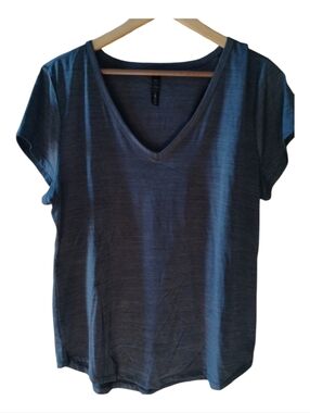 90 Degrees By Reflex V-Neck Slate Tee Sz XL